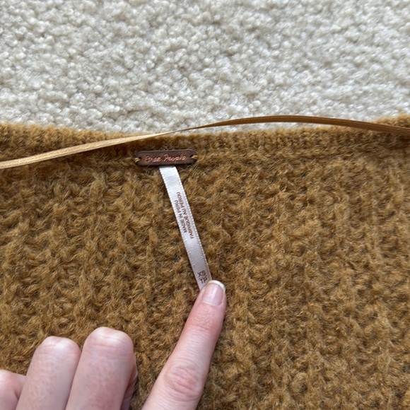 EUC free people moonbeam v-neck sweater - Picture 7 of 12